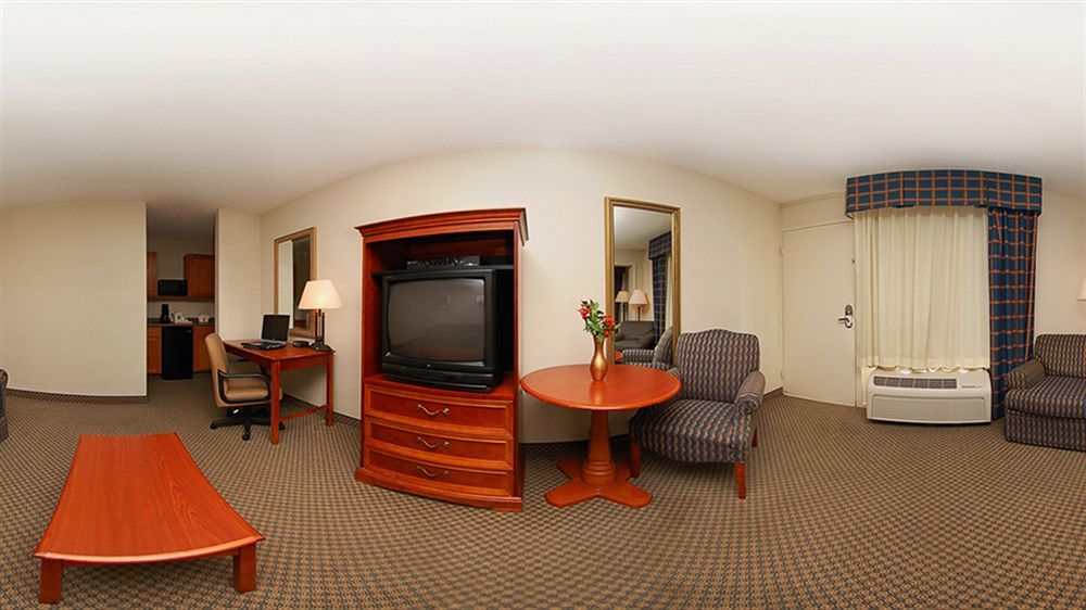 Texas Inn & Suites Denton Buitenkant foto