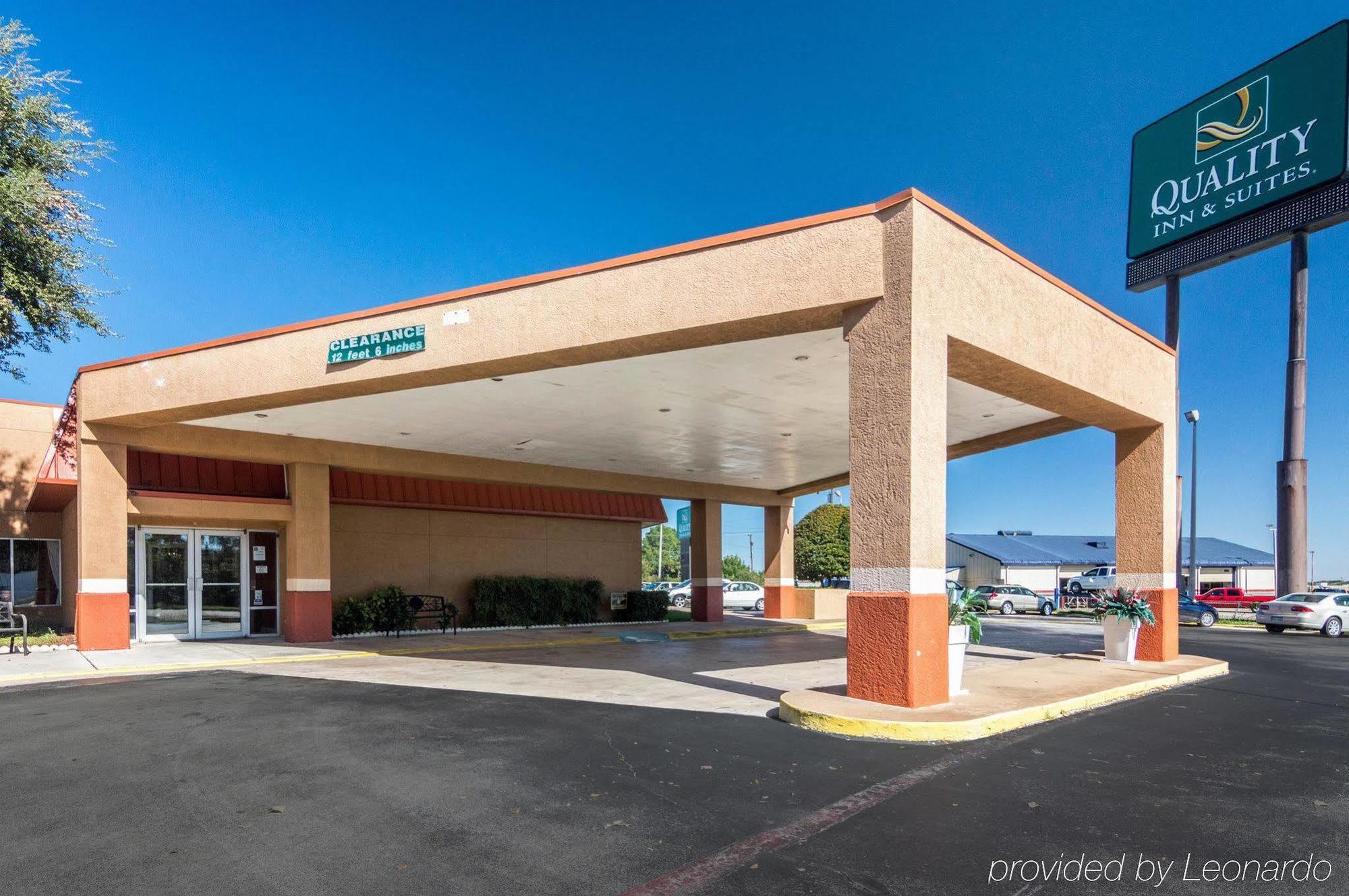 Texas Inn & Suites Denton Buitenkant foto