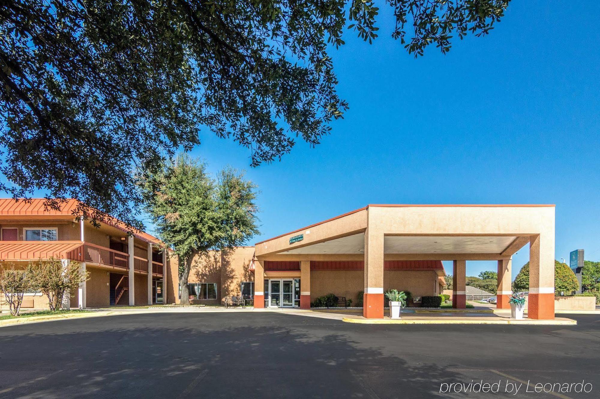 Texas Inn & Suites Denton Buitenkant foto