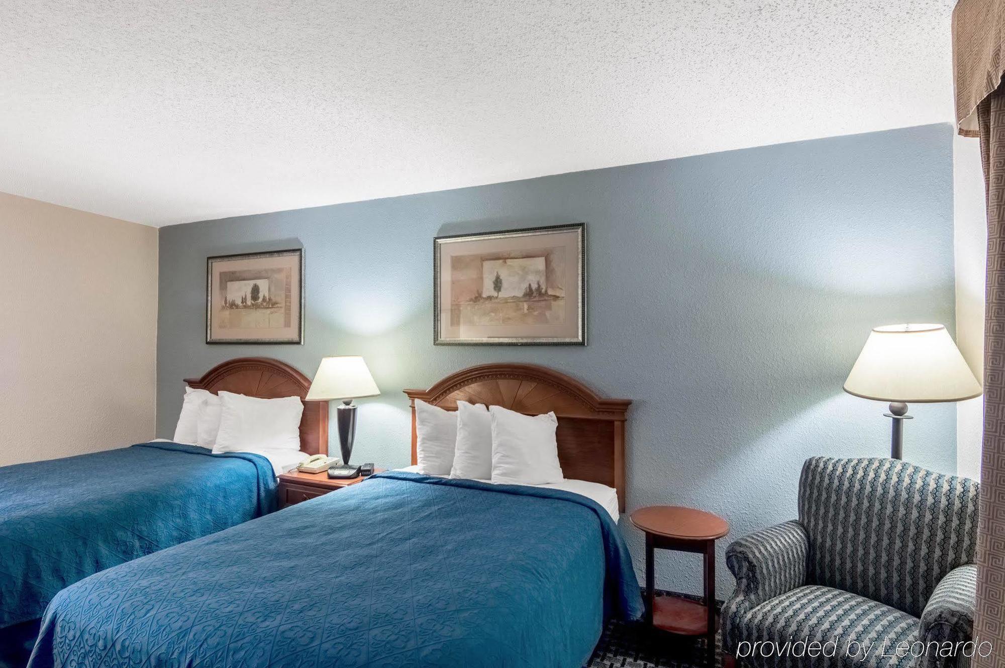 Texas Inn & Suites Denton Buitenkant foto