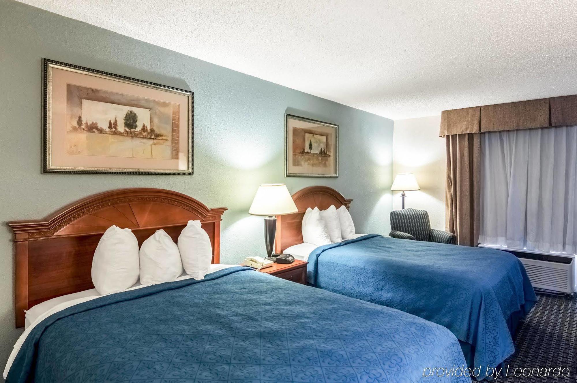 Texas Inn & Suites Denton Buitenkant foto