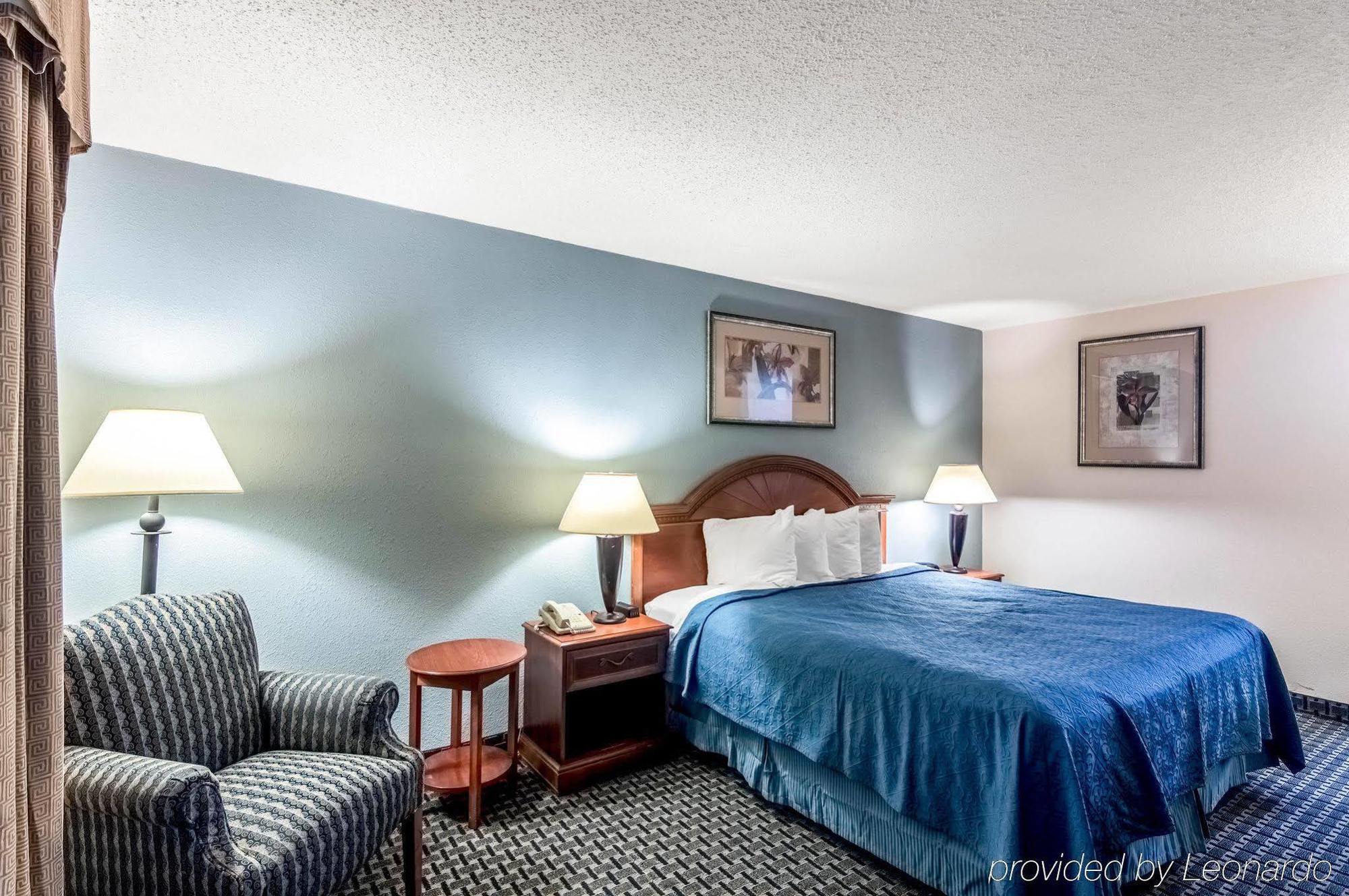 Texas Inn & Suites Denton Buitenkant foto
