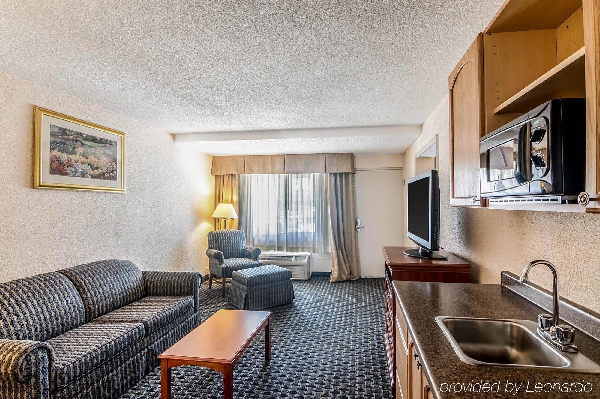 Texas Inn & Suites Denton Buitenkant foto