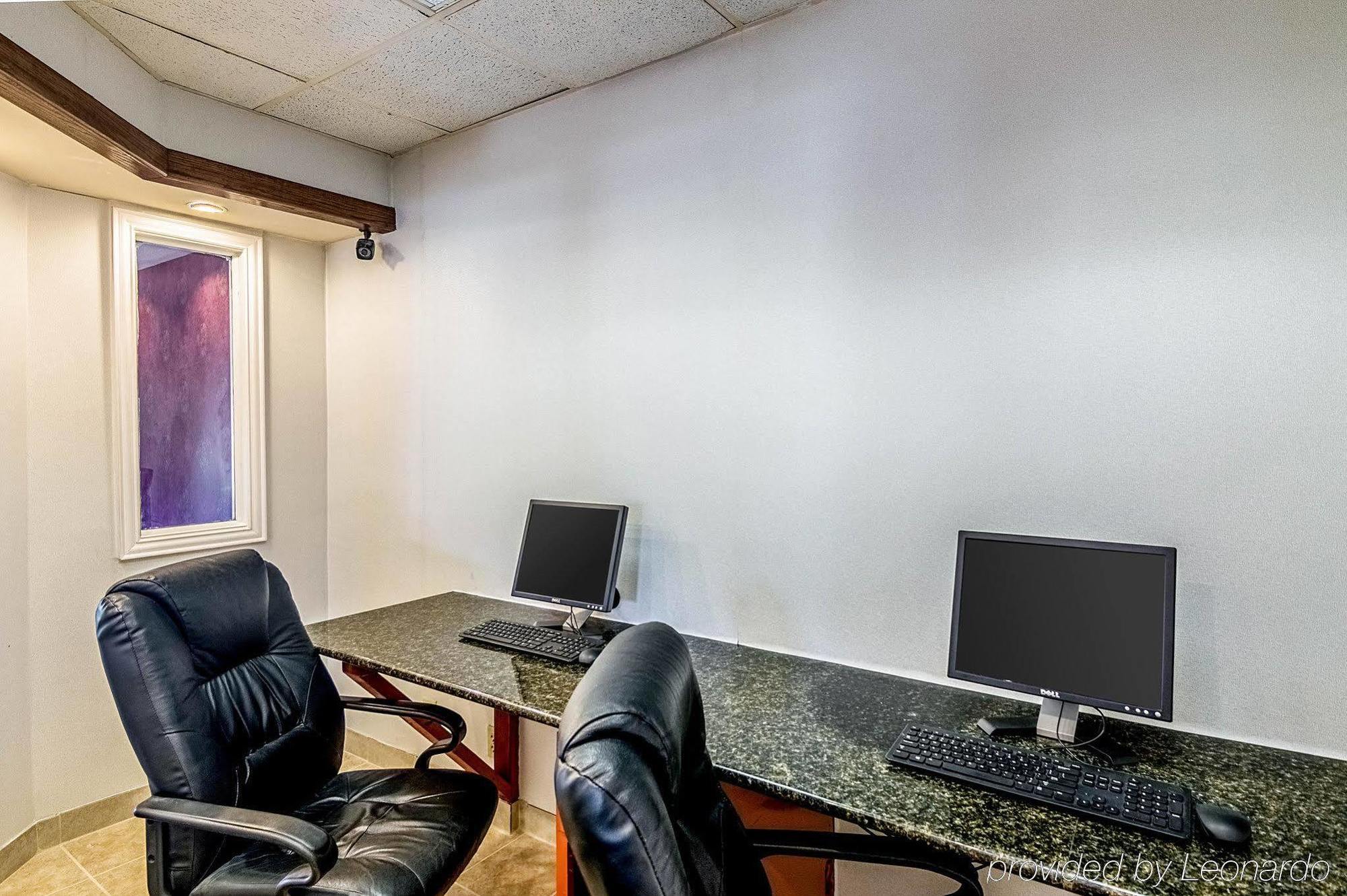 Texas Inn & Suites Denton Buitenkant foto