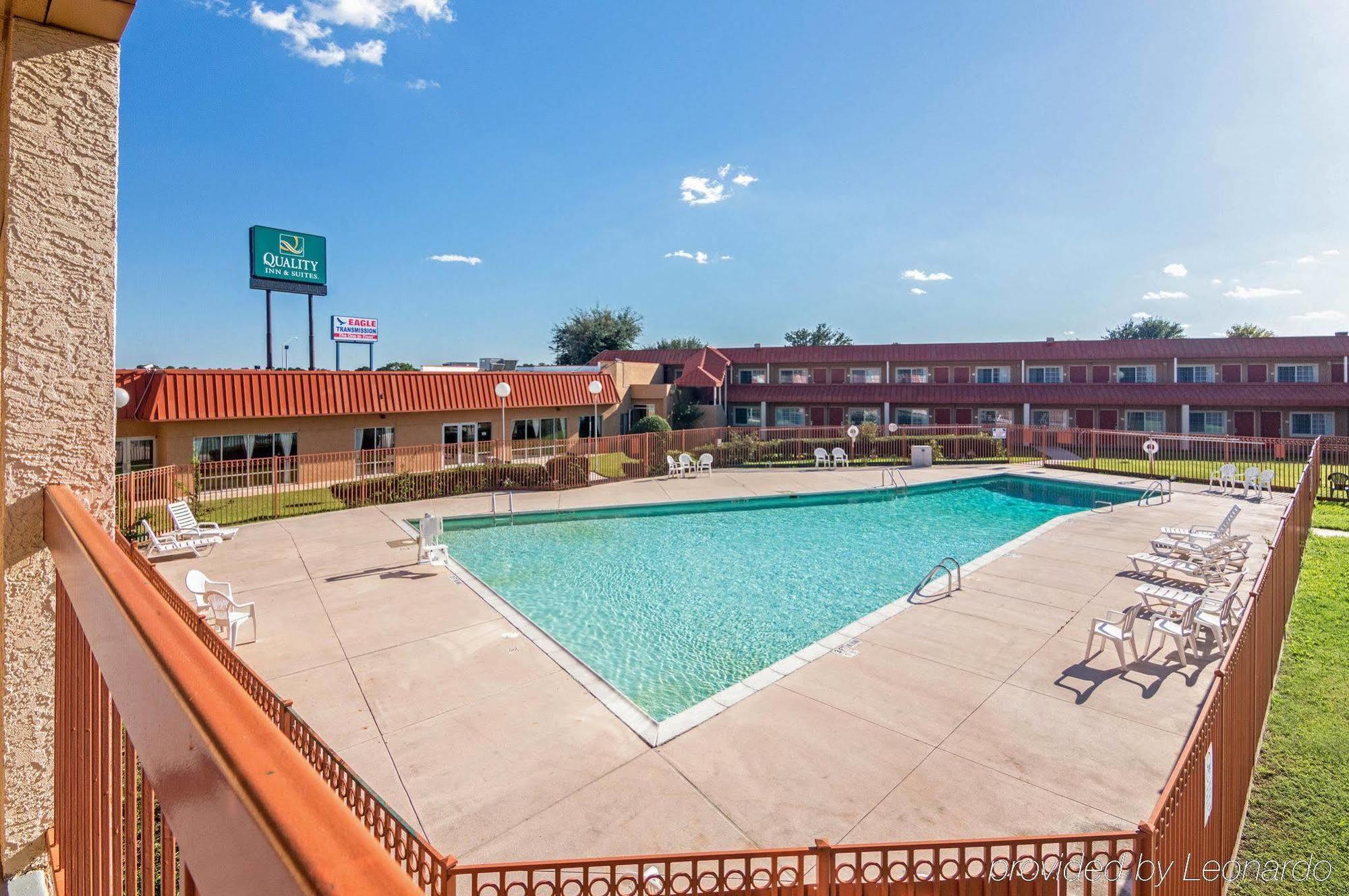 Texas Inn & Suites Denton Buitenkant foto