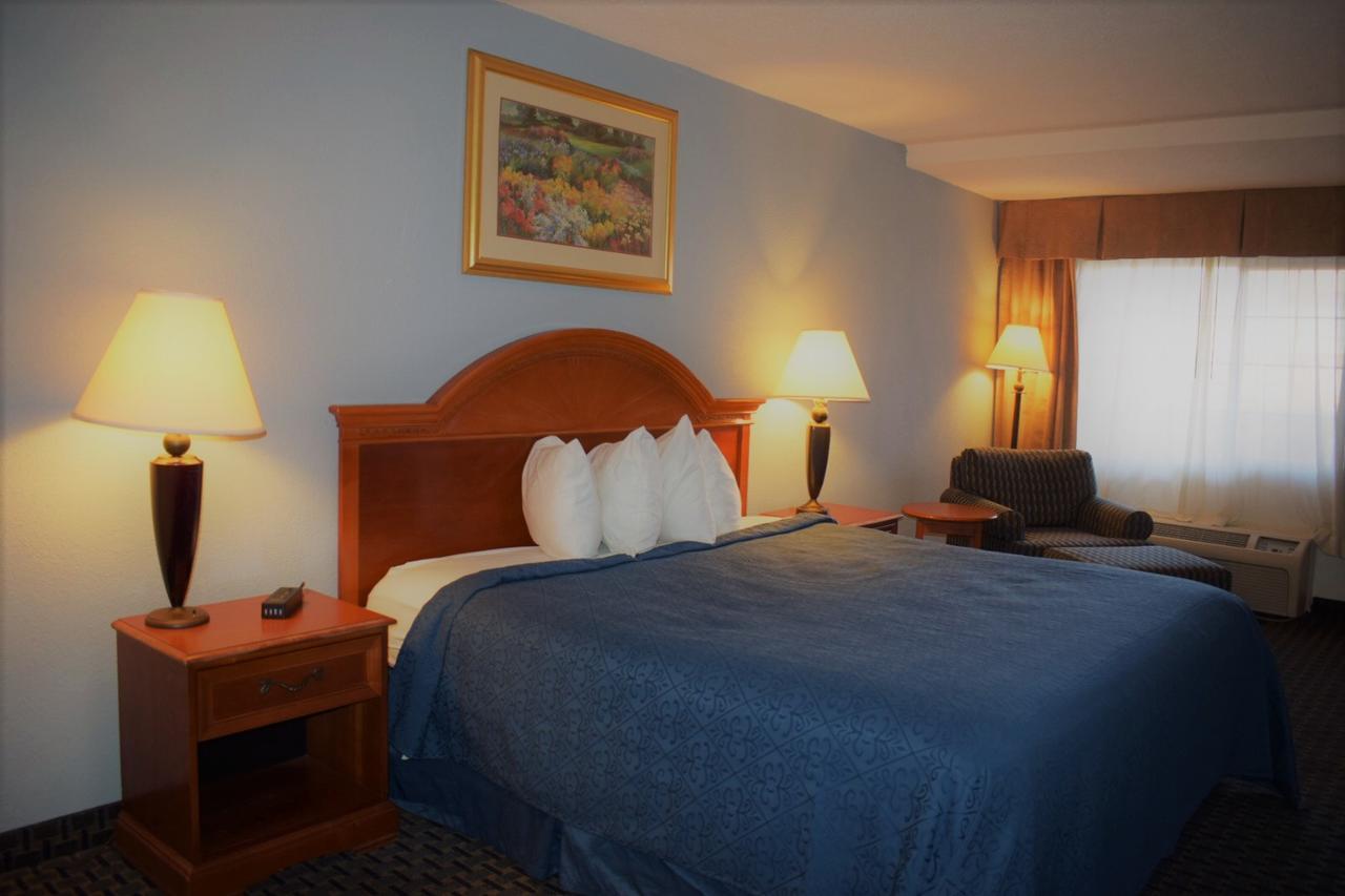 Texas Inn & Suites Denton Buitenkant foto